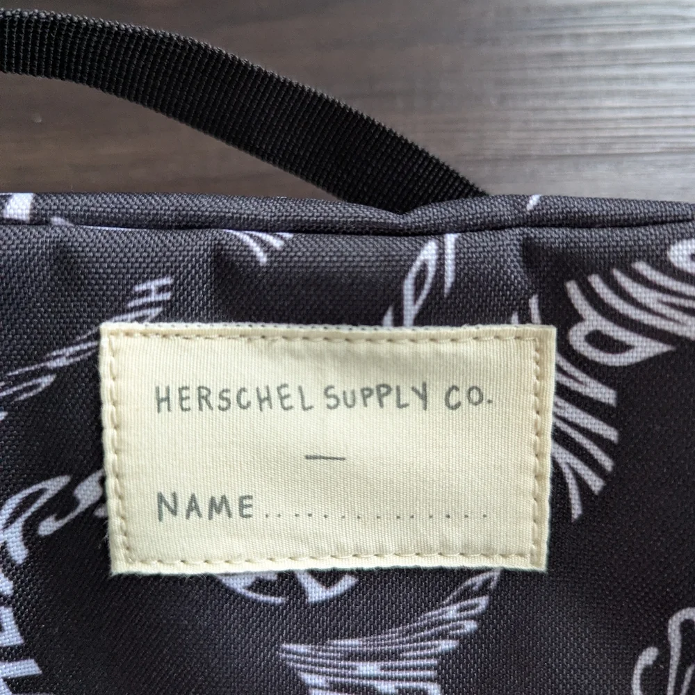 Herschel Black & Blue Small Belt Bag Crossbody Hip Pack Gorpcore Travel